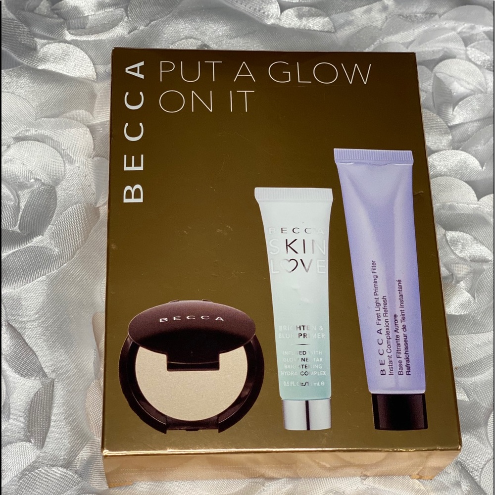 BECCA Put a Glow on it Makeup Kit